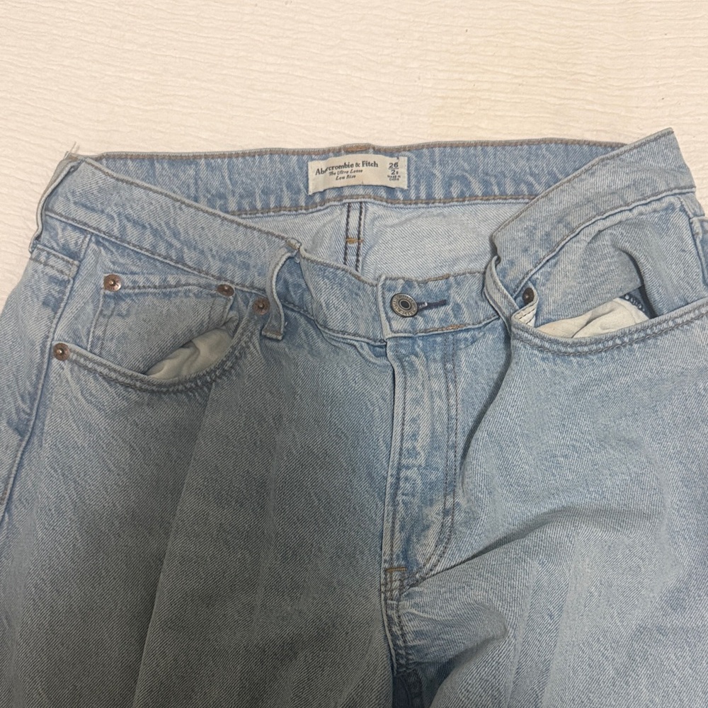 Abercrombie & Fitch Men's Relaxed Light Blue Jeans